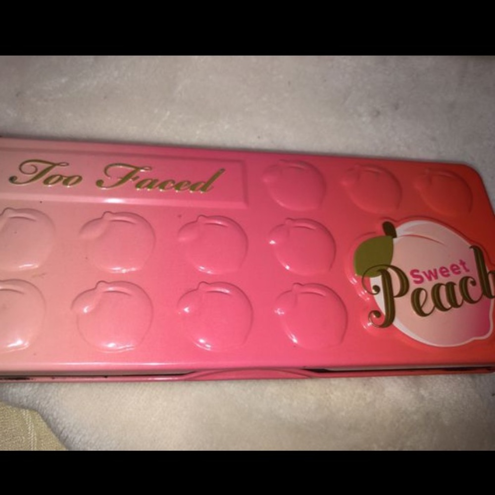 Peach pallet too faced